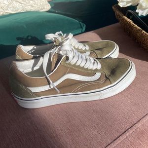 Green Vans Old Skool Men’s 6.0 | Women’s 7.5